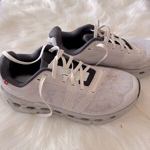 Cloudgo 7.5 Women’s 
Smoke free home
Not very worn, but does have stain